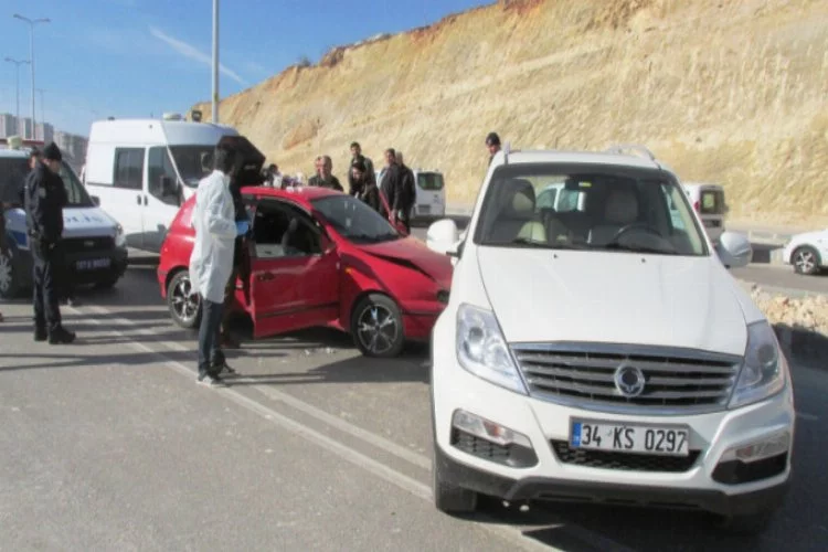 Gaziantep'te polisten kaçarken kaza yaptı