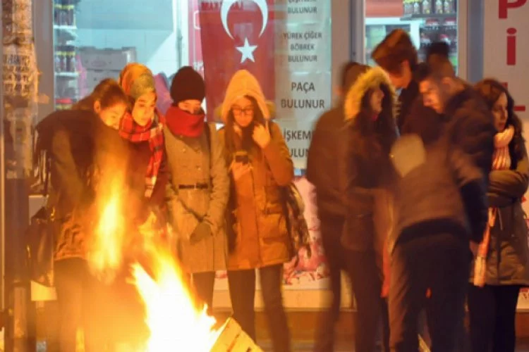 Kars'ta yaşayan vatandaşlar soğuktan donuyor