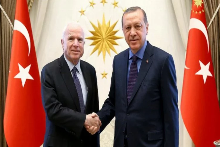 Erdoğan Arizona Senatörü John McCain'i kabul etti