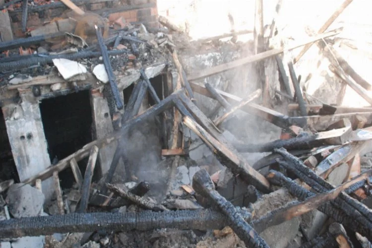 Tokat'ta evleri yanan ailelere yardım eli!