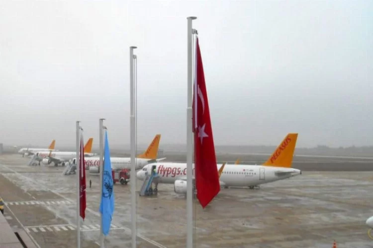 Uçaklar sis nedeniyle Bursa'ya iniş yaptı