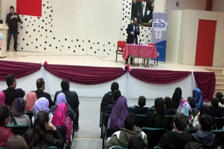 Yazarlar Erzincan'da öğrenciler ile buluşuyor