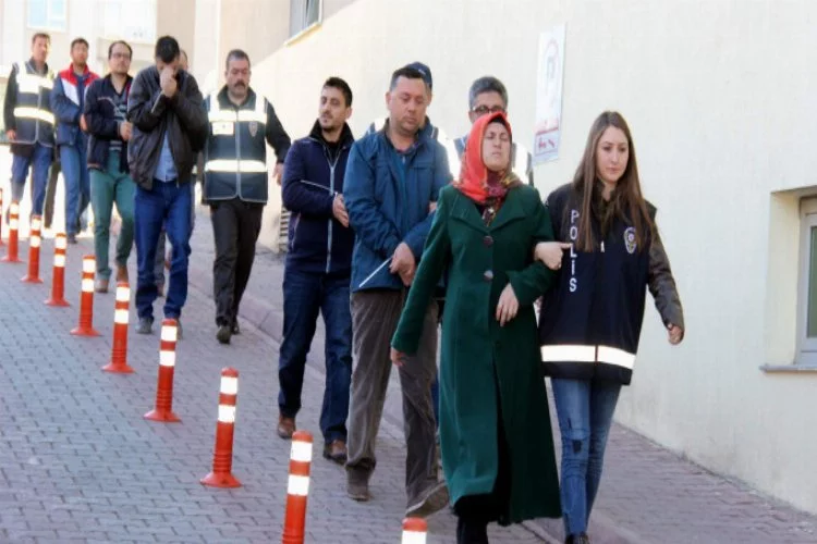 FETÖ'den gözaltına alınan 24 kişi adliyeye çıkarıldı