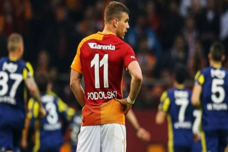 Podolski: "En az 3 gömlek daha iyiydik"