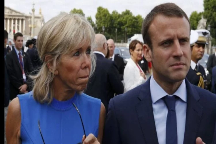 Emmanuel Macron'un eşi olay oldu!