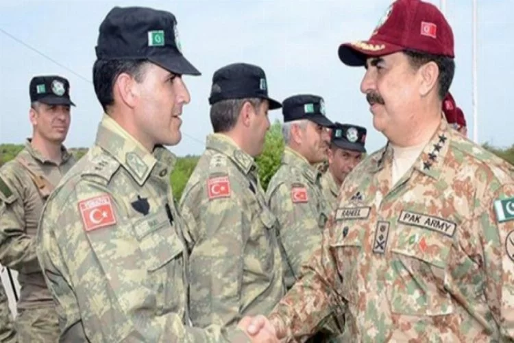 Türkiye'den Pakistan'a askeri yardım