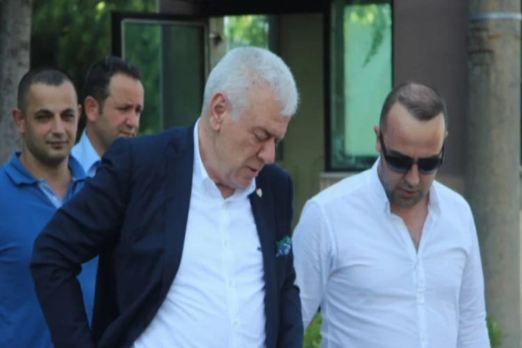Bursaspor Başkanı Ali Ay, hakaret ve küfür edenleri davaya hazırlanıyor