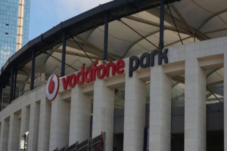 Vodafone Arena'nın tabelaları 'Park' oldu