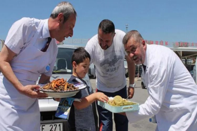 Gurbetçilere Kapıkule'de yemek ikramı