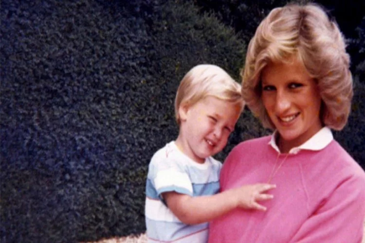 Prens William ve Harry, annelerini Prenses Diana'yı anlattı