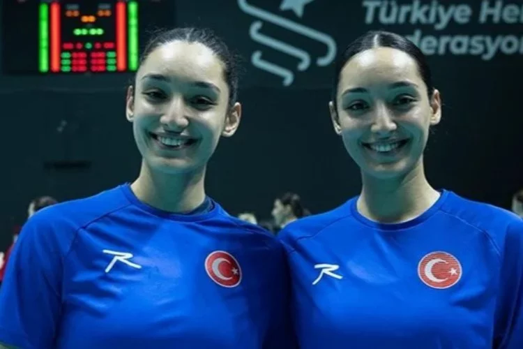 A2 Milli Kadın Hentbol Takımı'nın ikizleri Avrupa Şampiyonası'nda!
