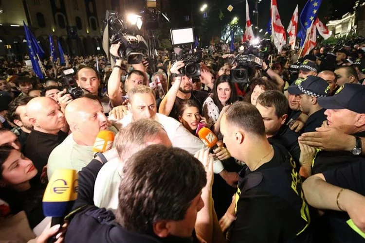 Gürcistan'da yasa tasarısı karşıtı gösteride arbede çıktı
