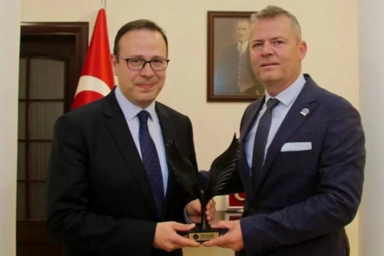 Bursa'dan Kosova'a giden iş insanlarını Büyükelçi Angılı kabul etti