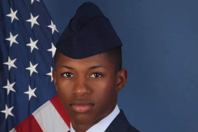 ABD'de siyahi bir asker polis tarafından 6 kurşunla öldürüldü