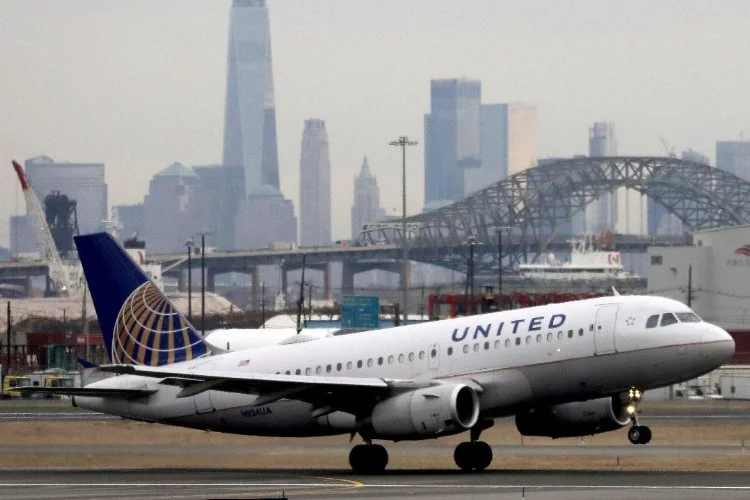 ABD'li hava yolu şirketi, Tel Aviv uçuşlarını askıya aldığını duyurdu