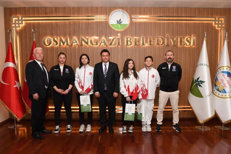ABFA Spor Kulübü Eskrim Sporcularından Başkan Aydın'a ziyaret