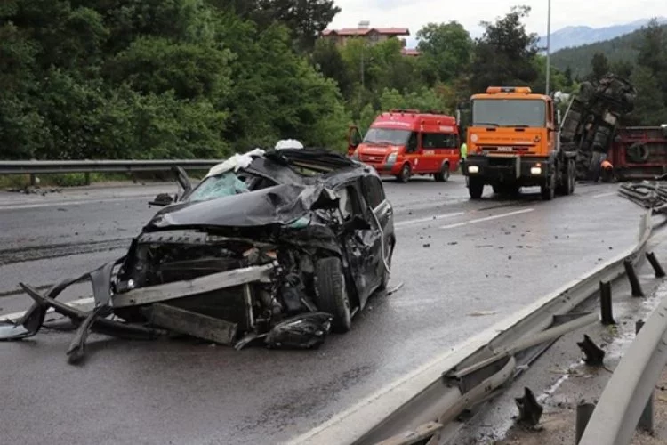 Adana'da feci kaza: 7 kişi yaralandı!
