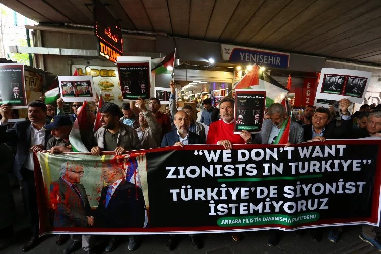 Almanya Cumhurbaşkanı Ankara'da protesto edildi!