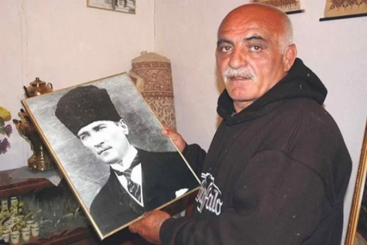 Atatürk posterini kurtaran dede hayatını kaybetti