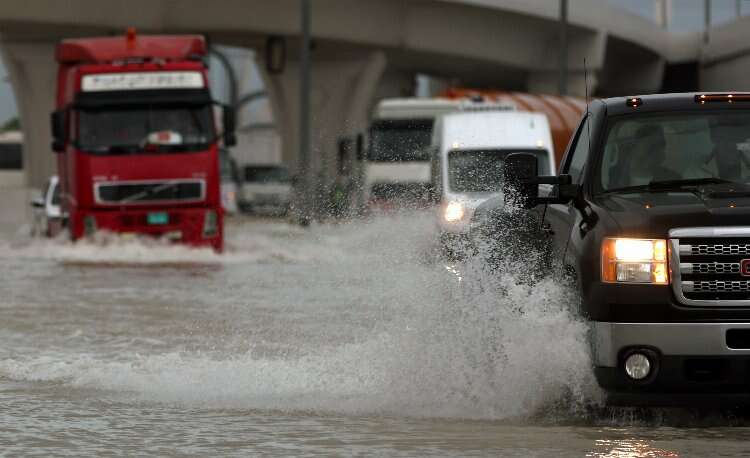 Birleşik Arap Emirlikleri'nde son 75 yılın en şiddetli yağışı!-Bursa Hayat Gazetesi-2