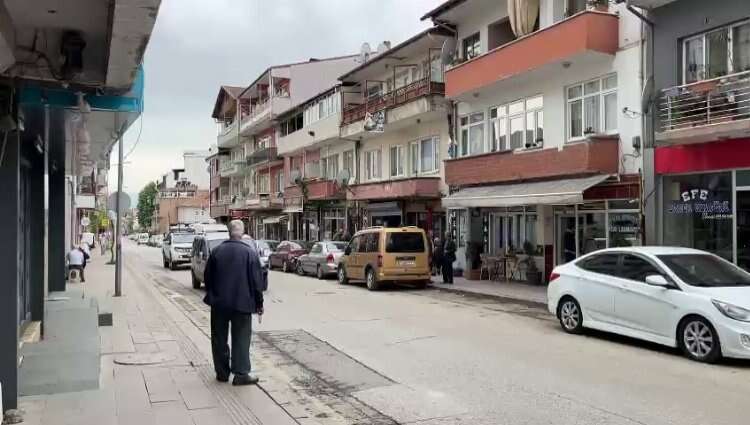 Sakarya'da çanak anten düştü, vatandaş kılpayı kurtuldu!-Bursa Hayat Gazetesi-3