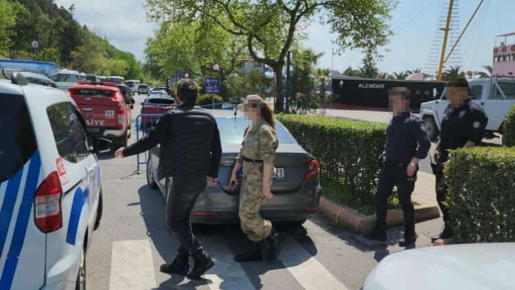Sahte jandarma gerçek polise yakalandı!-Bursa Hayat Gazetesi-3