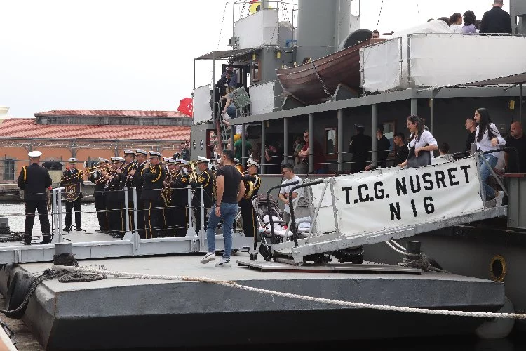 TCG Nusret Müze Gemisi'ne ziyaretçi akını