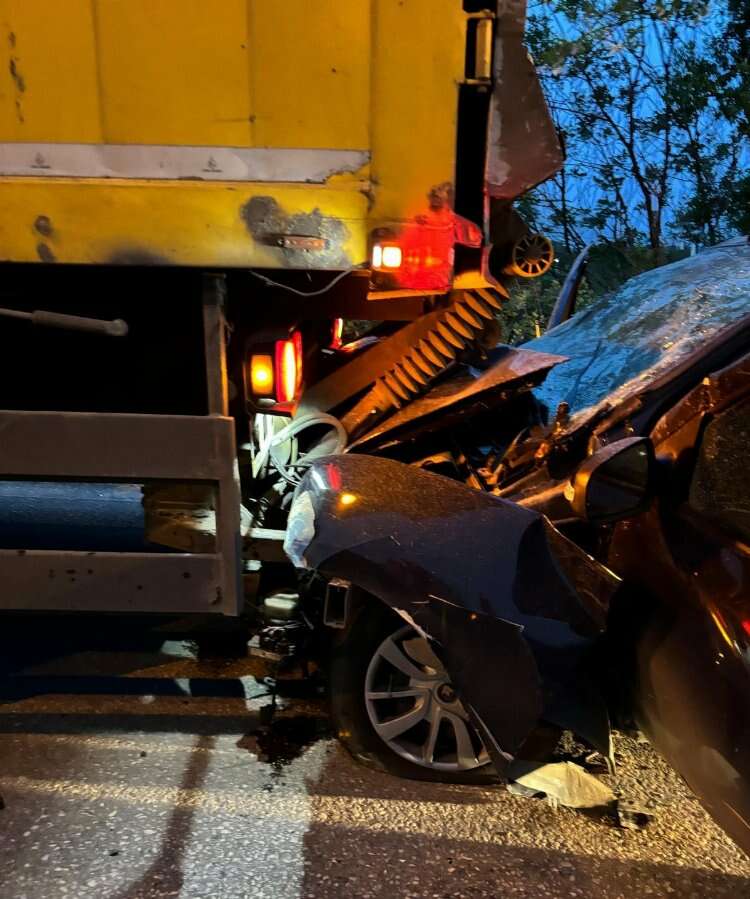 Sakarya'da korkunç kaza: 1 ölü, 2 yaralı!-Bursa Hayat Gazetesi-2
