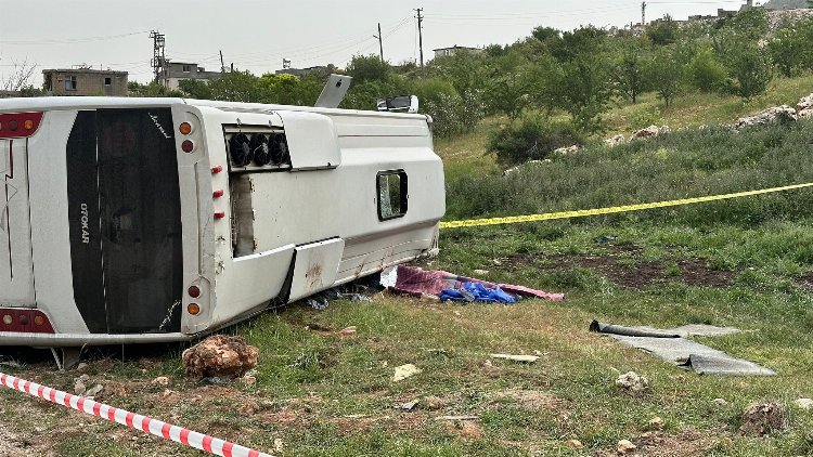 Gaziantep'te midibüs devrildi: 1 ölü, 7 yaralı!-Bursa Hayat Gazetesi-2