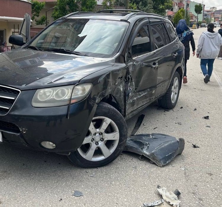 Bilecik'te alkollü sürücü dehşeti: 8 araca çarptı!-Bursa Hayat Gazetesi-3