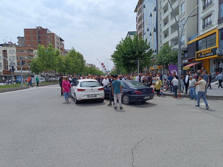 Trafik kazası gerginliğe dönüştü: Kadın sürücü hakaretler yağdırdı!-Bursa Hayat Gazetesi-3
