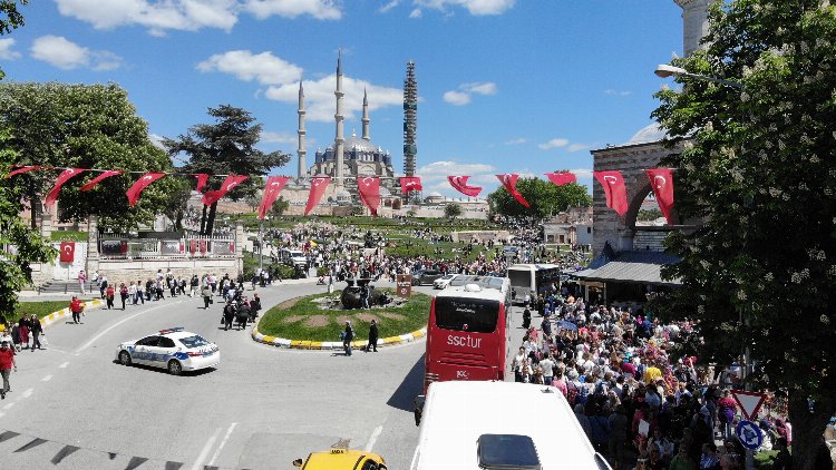 Edirne'ye turist akını!-Bursa Hayat Gazetesi-2