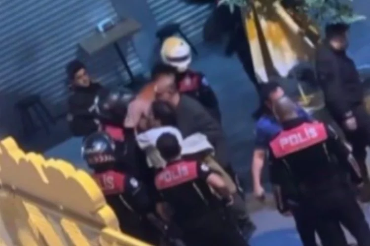 Kavga ihbarına giden polislere saldırdı