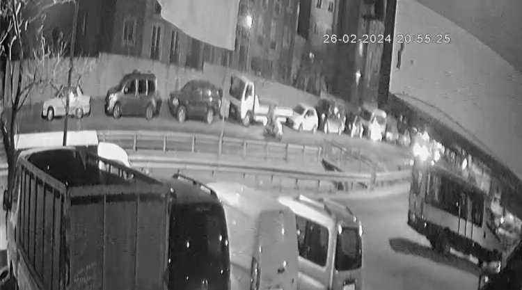 Kağıthane’de polisten kaçış kazayla bitti!-Bursa Hayat Gazetesi-2