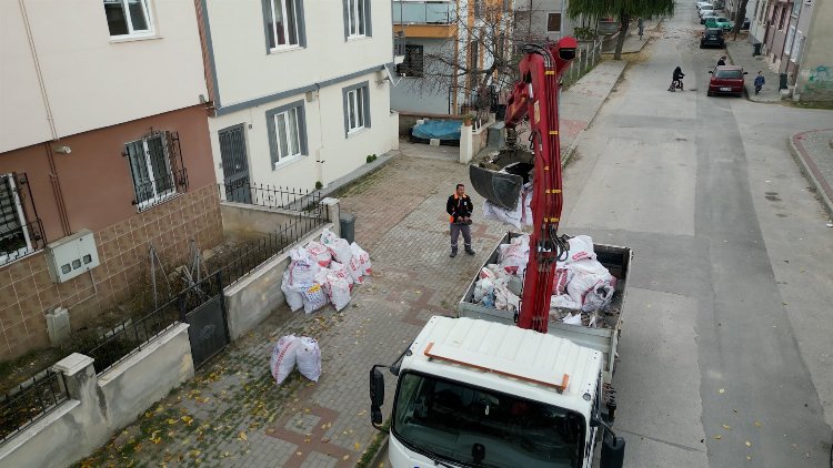 İnegöl Belediyesi 1 yılda 364 bin 770 çuval moloz topladı - Bursa Hayat Gazetesi-2
