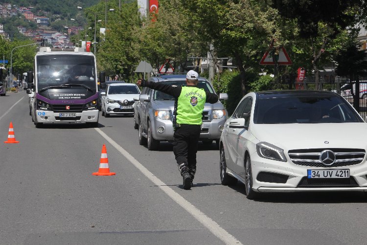 Karayolu Trafik Haftası'nda sürücülere dikkatli sürüş mesajı!-Bursa Hayat Gazetesi-2