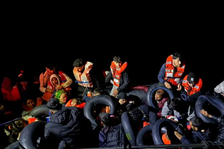Yasa dışı yollarla yurt dışına çıkmak isteyen 45 göçmen yakalandı