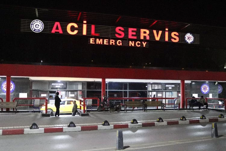 İzmir'de sokak ortasında silahlı saldırıda ağır yaralandı