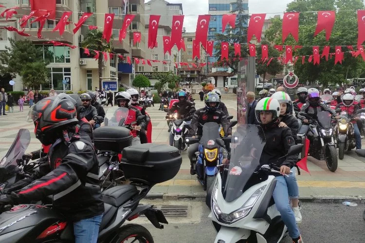 Bursa'da Orhangazi Motosiklet Kulübü üyelerinden 19 Mayıs konvoyu