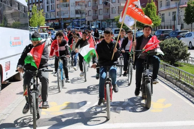 Bayburtlu gençler Filistin'e destek için pedal çevirdi