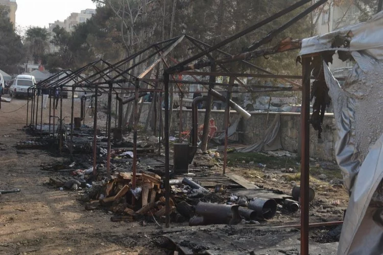 Kahramanmaraş'ta çadır kentte yangın: 8'i kül oldu!