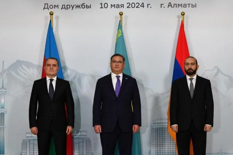 Azerbaycan ve Ermenistan bakanları Kazakistan’ın Almatı şehrinde bir araya geldi
