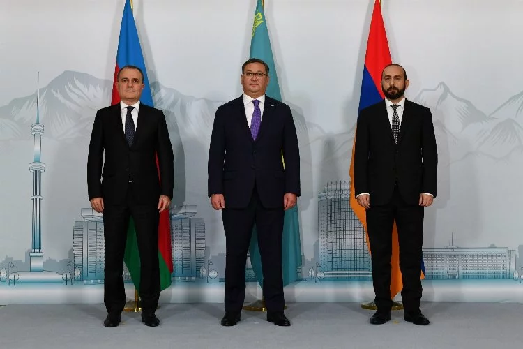 Azerbaycan ve Ermenistan, Kazakistan'da barışı görüşecek
