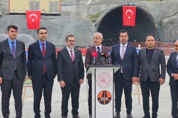 Bakan Uraloğlu'ndan Kilyos Tüneli şantiyesinde inceleme