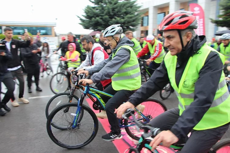 Bakan Uraloğlu, Trabzon'da Bisiklet Turu'na katıldı
