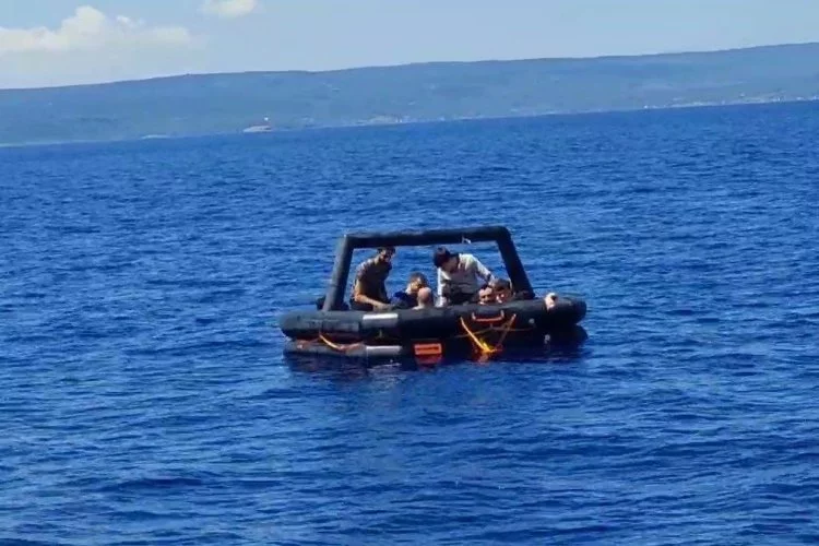 Balıkesir'in Ayvalık ilçesi açıklarında 21 düzensiz göçmen kurtarıldı