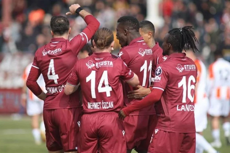 Bandırmaspor, Adanaspor'u yenerek ilk yarıyı galibiyetle kapatmak istiyor