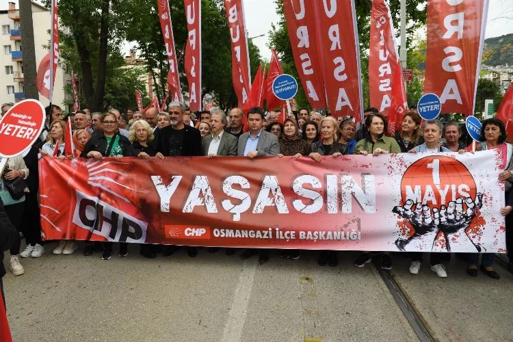 Başkan Aydın, 1 Mayıs Emek ve Dayanışma Günü yürüyüşüne katıldı