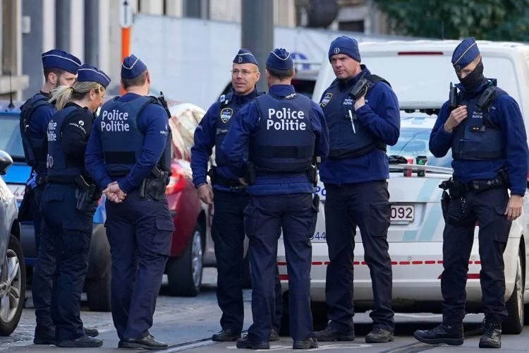 Belçika'da bomba alarmı! Brüksel Adalet Sarayı boşaltıldı