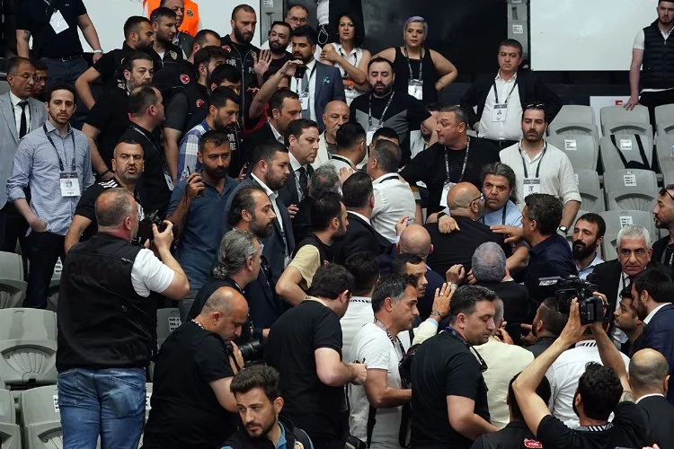 Beşiktaş kongresinde kavga! Kongre üyeleri arasında gerginlik çıktı